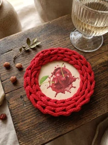 Háčkované podtácky s třešní